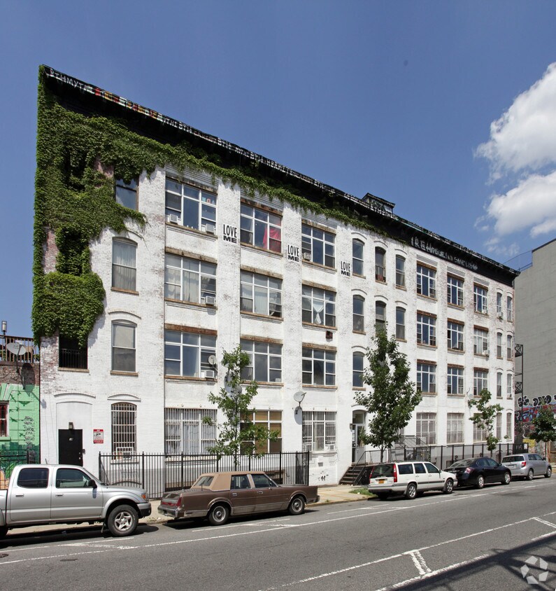 Foto del edificio - 141 S 5th St