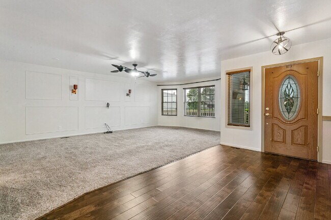 Foto del edificio - 3-Bed Ranch Retreat in Briargate Just 15 M...