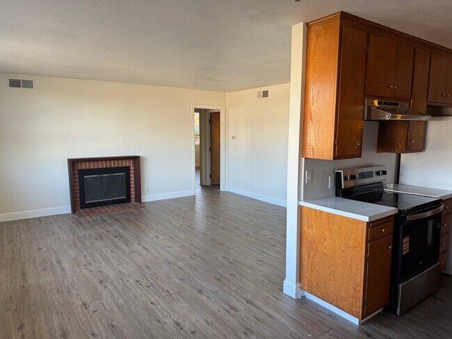 Foto del edificio - 3704 Bonnie Ln