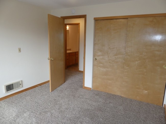 Foto del edificio - Come see this adorable Sandy Duplex!