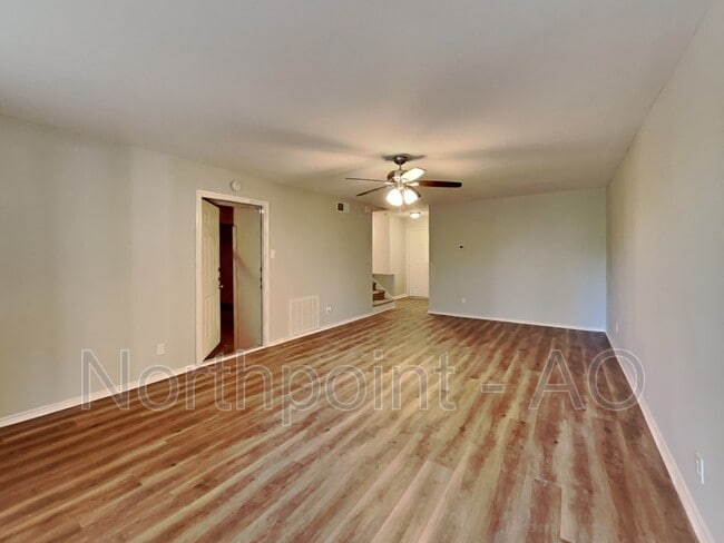 Building Photo - 500 Rockcreek Dr