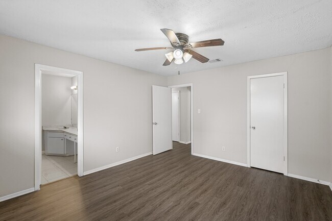 Foto del edificio - 15011 Tipcrest St