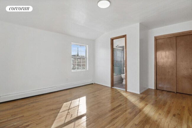Building Photo - 1383 E 99th St