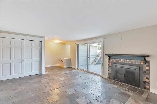 Foto del edificio - 2440 140th Ave NE