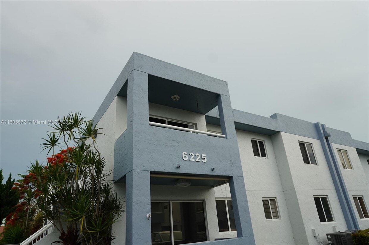 Building Photo - 6225 SW 131st Ct