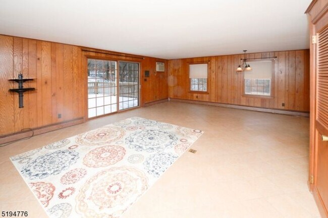Building Photo - 10 Jacobus Ave