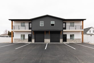 Building Photo - 436 W Fir St