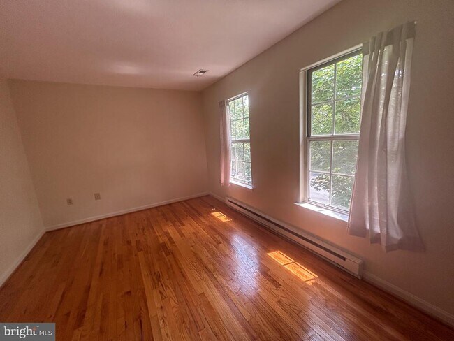 Foto del edificio - 222 Waterford Ln