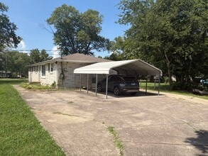 Building Photo - 109 Hutchinson Dr