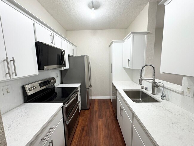 Foto del edificio - Perfect Shape Condo in Dublin with Upgrade...