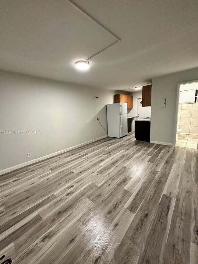 Foto del edificio - 1715 NW 8th Ct