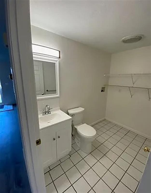 Luxury end unit Townhouse House Rental in North Attleborough, MA