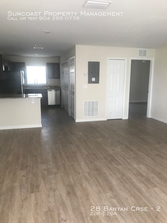 Building Photo - Brand NEW Triplex!