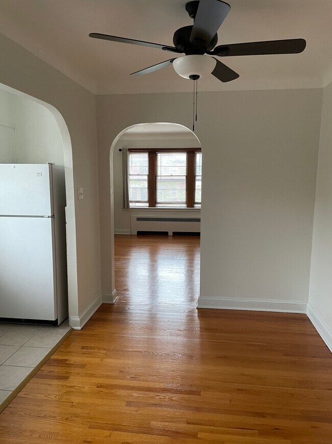 Foto del edificio - 6618 Devonshire Ave