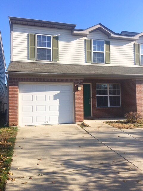 Foto principal - 4237 CARSON LANE