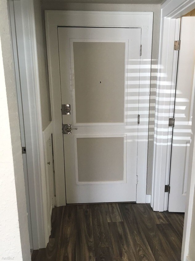 Foto principal - 1224 Yakima Ave