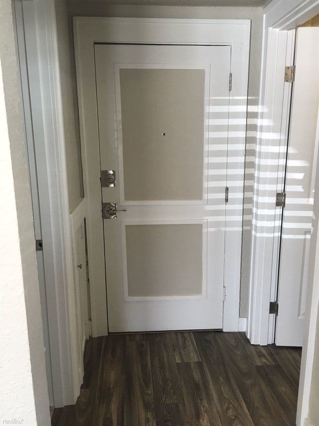 Primary Photo - 1224 Yakima Ave