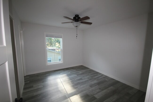 Foto del edificio - Luxury 4 Bed / 4 Bath Bungalow Cottage -- ...