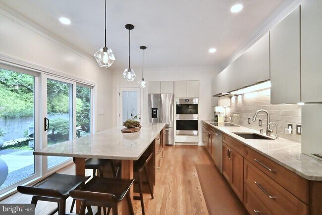 Building Photo - 5113 Yuma St NW