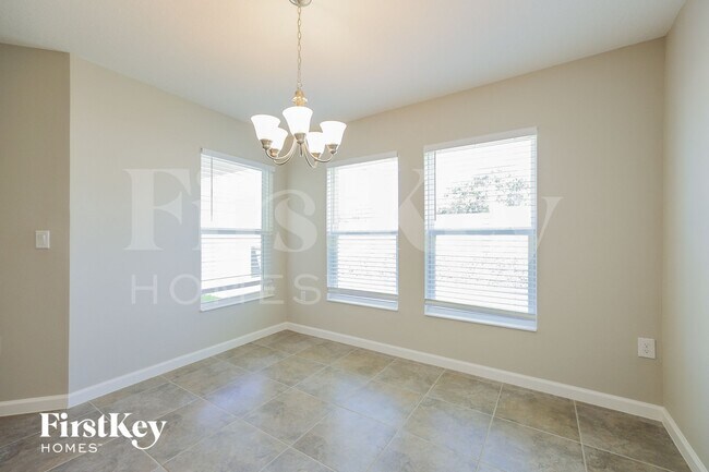 Building Photo - 623 Lindbergh Wy