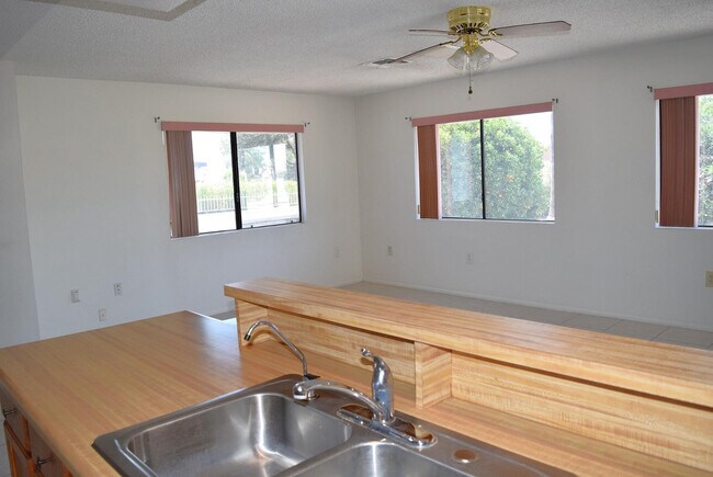 Foto del edificio - 12411 W Foxfire Dr