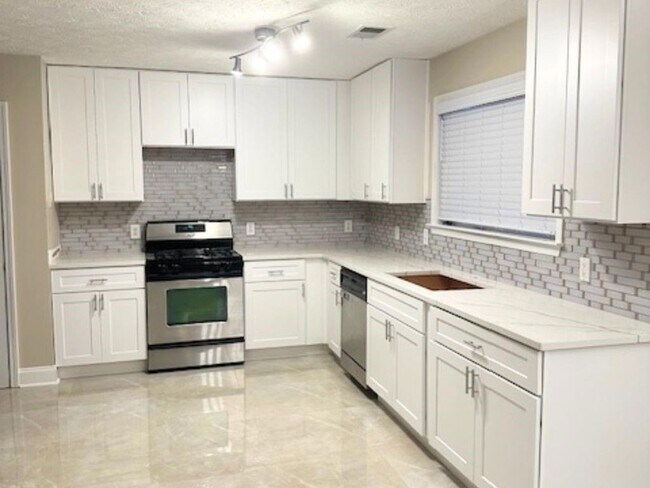 Building Photo - 2998 Bancroft Glen