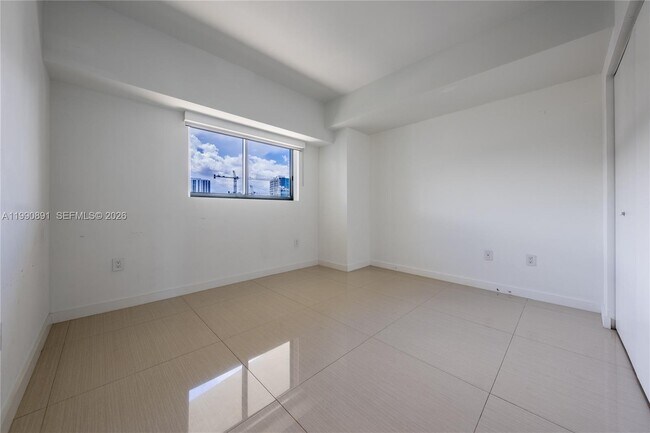 Foto del edificio - 460 NE 28th St