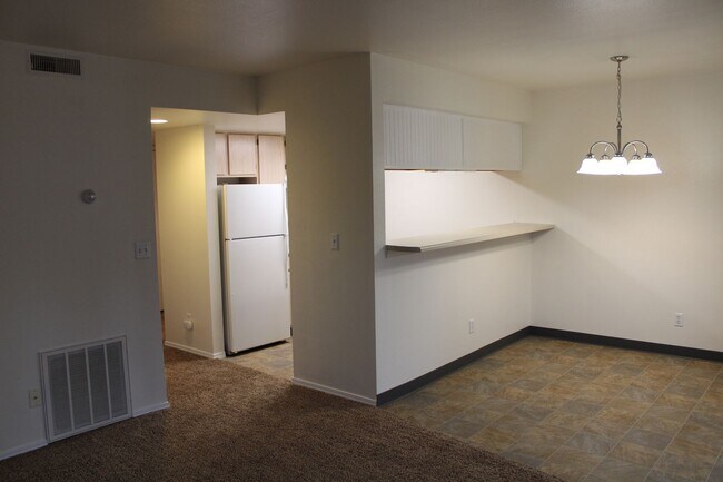 Foto del edificio - 2529 Ferndale Ln