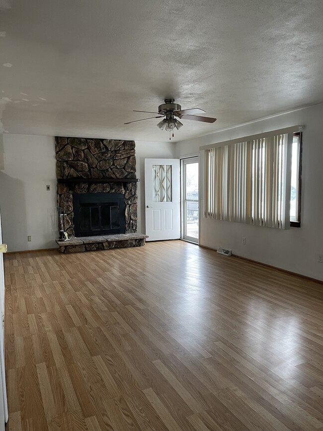 Building Photo - 2339 Balsam Ave