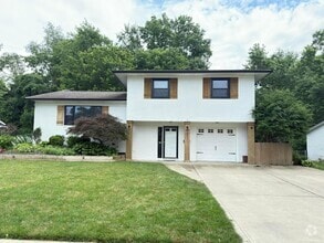 Building Photo - 321 Heil Dr
