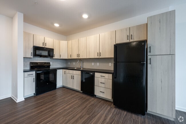 2BR, 2BA - 877SF - Kitchen - Fox Pointe