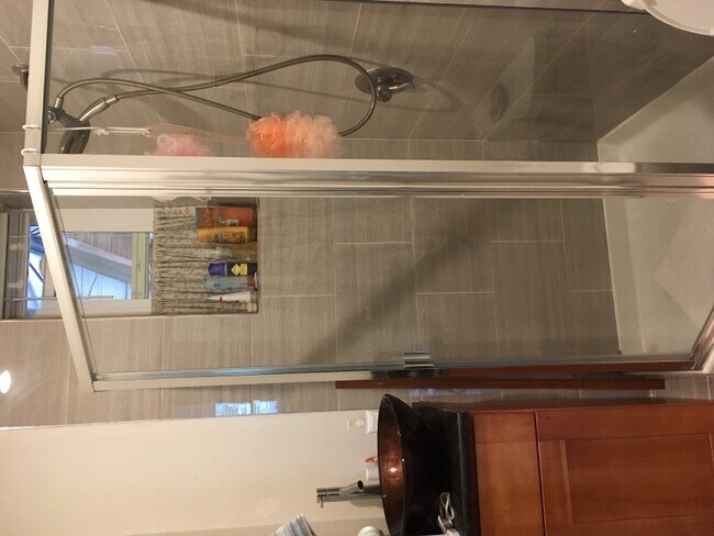 Foto del edificio - 600 Morse Ave