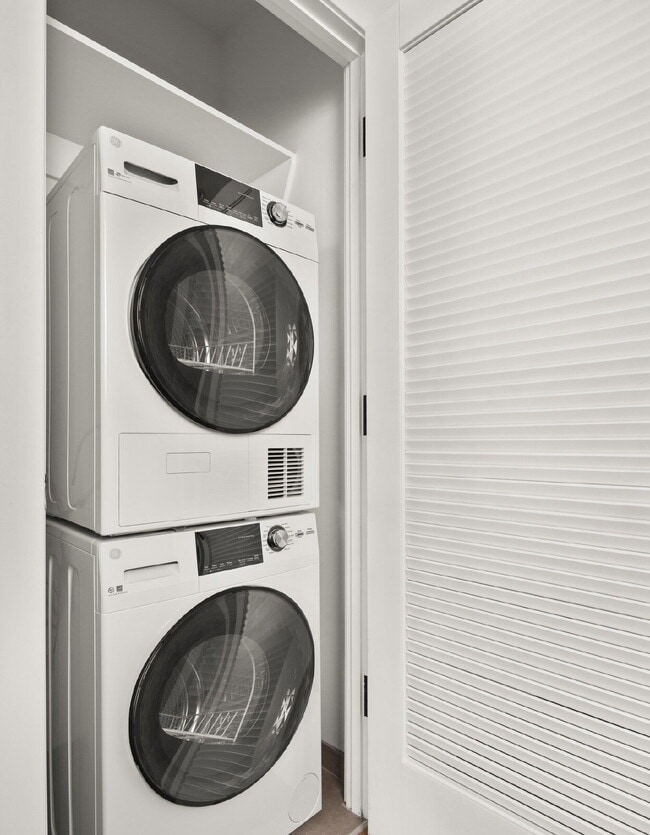 Foto del edificio - Chic 1-Bedroom Urban Retreat in Boston's V...