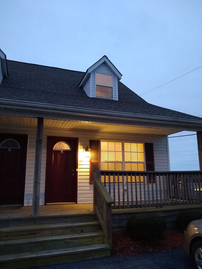 Front of unit with deck - 1695 Cross St
