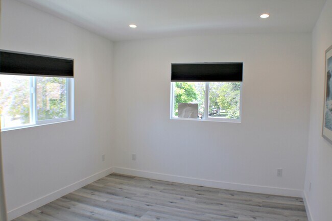 Building Photo - 14113 Sylvan St