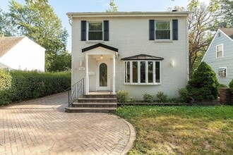 Building Photo - 919 Greenwood Ave