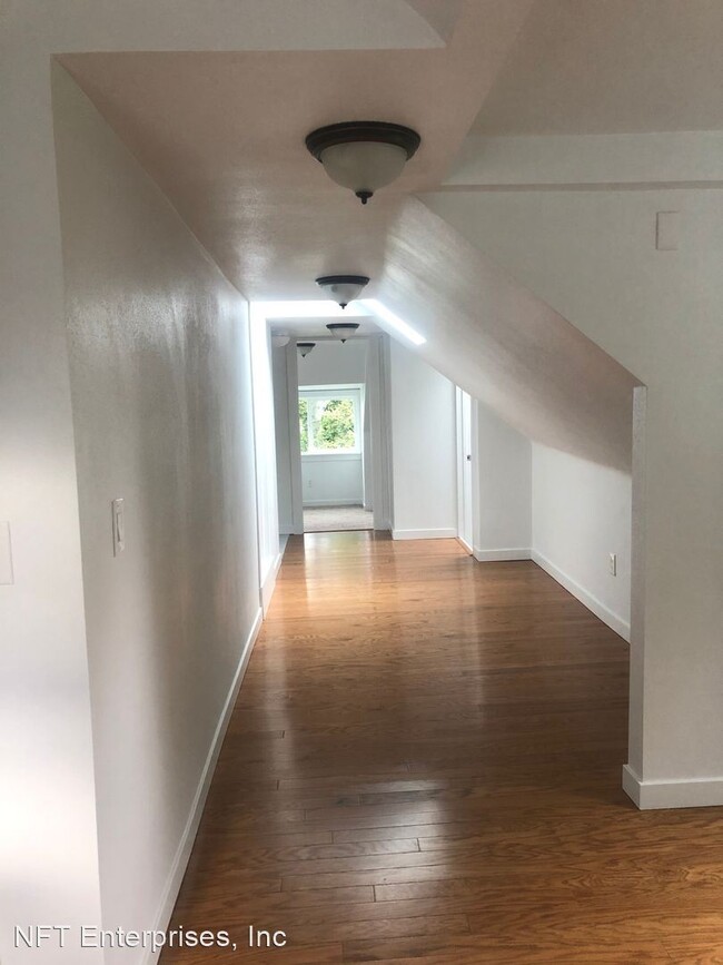 Foto del edificio - 12340 Sand Point Way NE