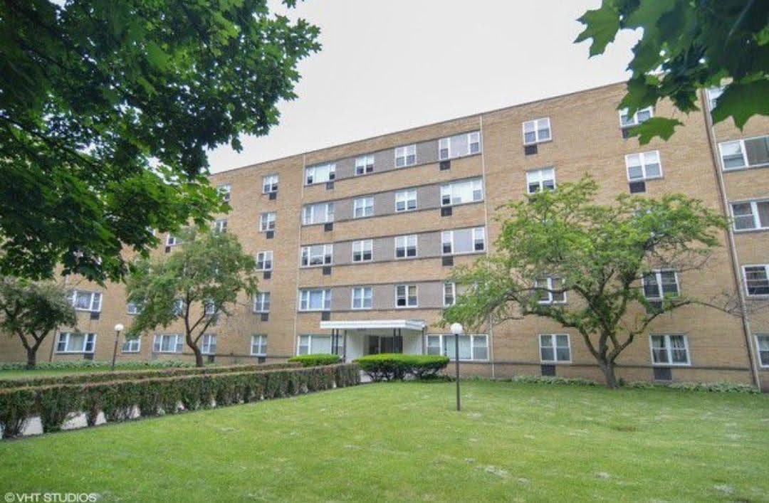 Foto principal - 6161 N Hoyne Ave