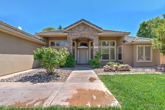 Building Photo - 1994 Knolls Dr S