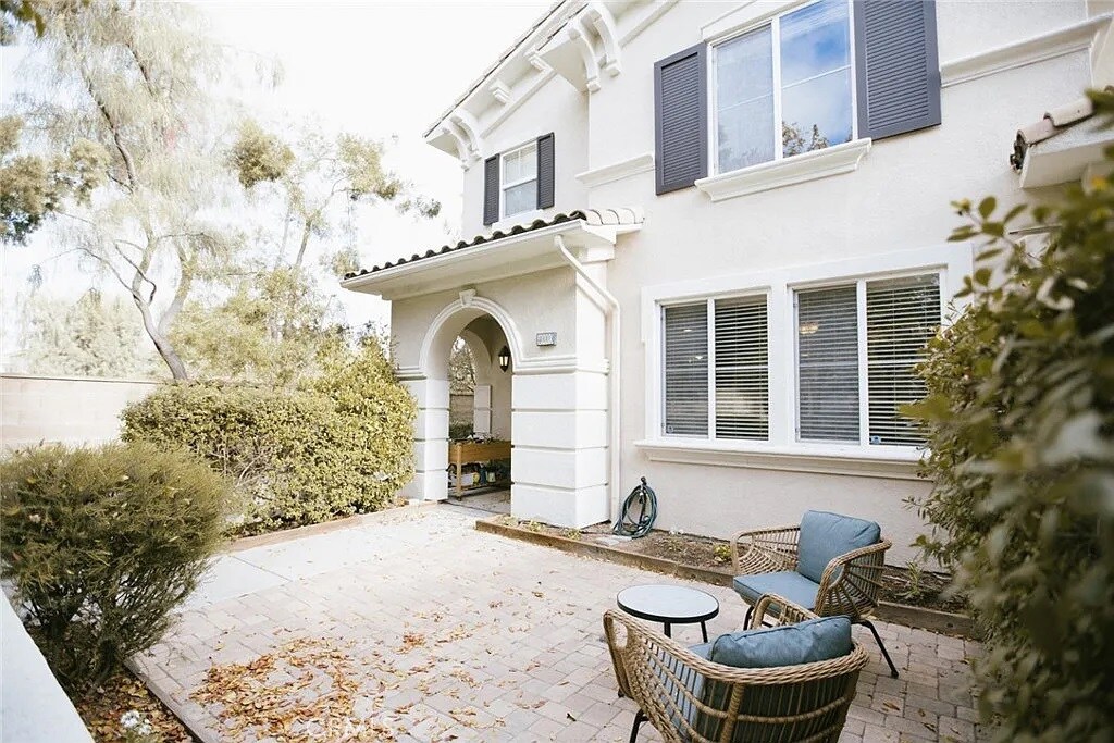 Primary Photo - 40003 Cape Cod Ln