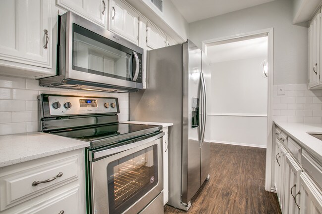 Foto del edificio - 3200 Meadow Park Dr