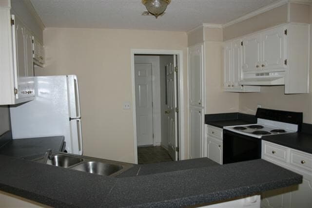 Building Photo - 2415 Ramblewood Dr