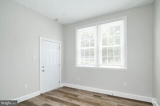 Building Photo - 525 Wolf St
