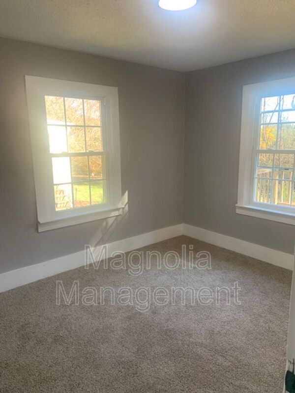 Foto del edificio - 1825 Colonial Ave