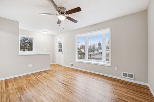 Foto del edificio - 8801 Madison St NE