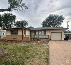 Building Photo - 2058 Simmons St