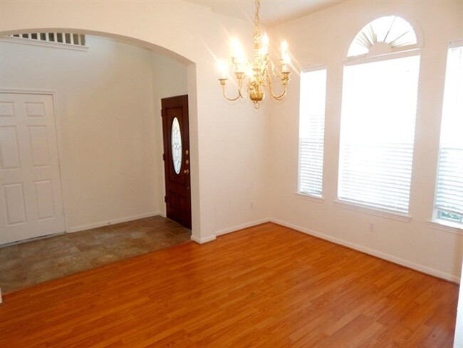 Building Photo - 26872 Monarch Manor Ln
