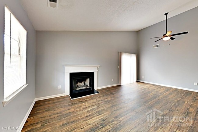 Foto del edificio - 9613 Harness Ln