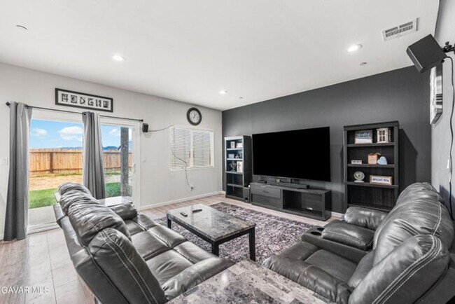 Building Photo - 4Bdrm+Bonus Can Be a 5th Bdrm, 2.5 Bath Home Available Now...$2500 Monthly Rent