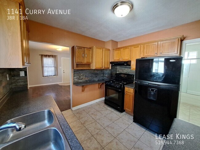 Building Photo - 3 Bed 1 Bath Single Family Home w Off Stre...